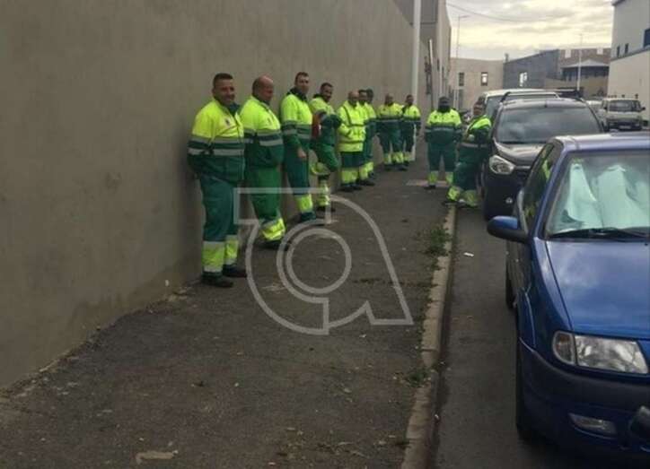 Imagen de archivo de los trabajadores que el pasado 16 de marzo se negaron a prestar el servicio (Foto TA)